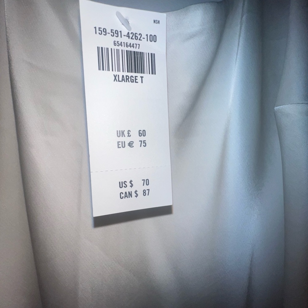 Abercrombie Satin Mini NWT!!